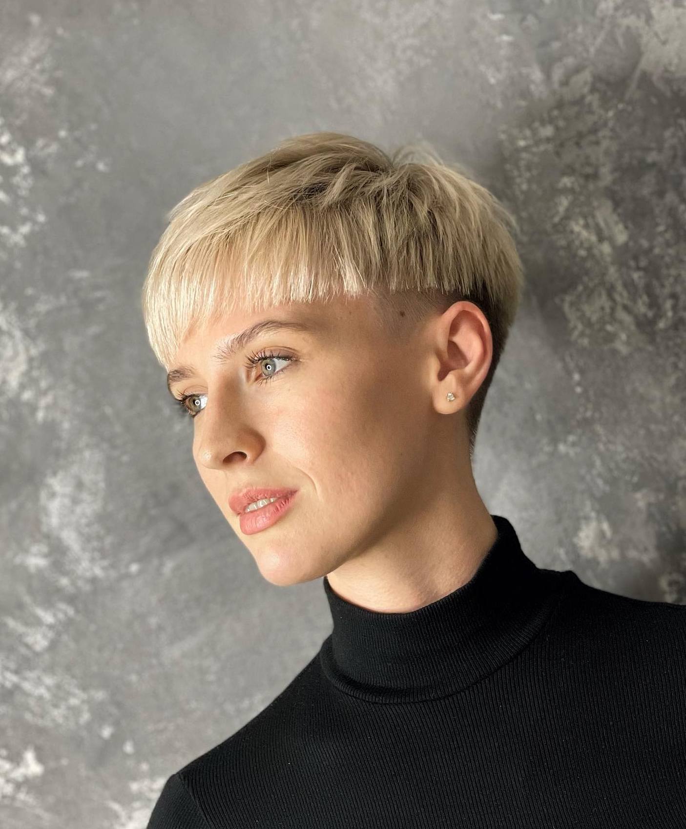 Women’s Choppy Undercut Bowl Cut